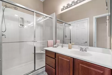 Bath - 80470 Glen Eagles Ct, Indio, CA 92201 photo 3 of 3