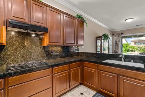 Kitchen - 80470 Glen Eagles Ct, Indio, CA 92201 photo 5 of 8