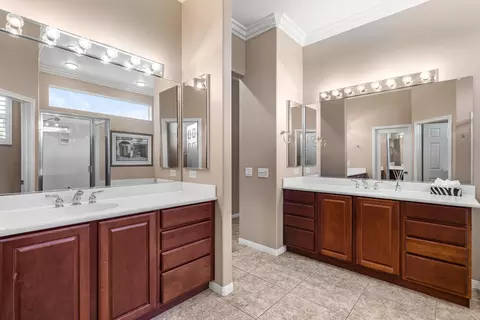 Bath - 80470 Glen Eagles Ct, Indio, CA 92201 photo 2 of 3