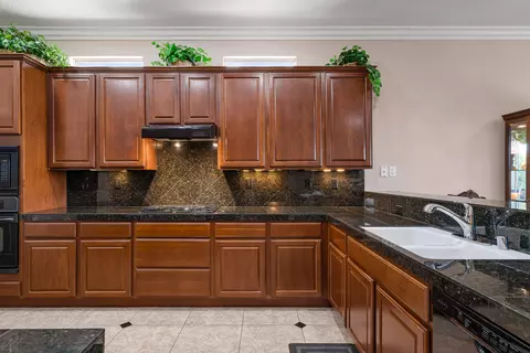 Kitchen - 80470 Glen Eagles Ct, Indio, CA 92201 photo 4 of 8
