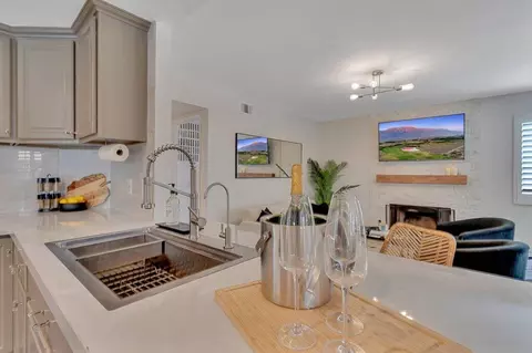 Kitchen - 46352 Willow Ln, Indio, CA 92201 photo 6 of 8
