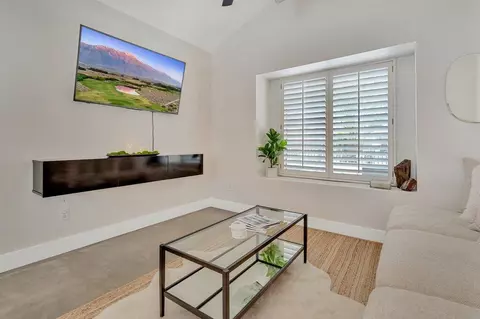 Living - 46352 Willow Ln, Indio, CA 92201 photo 2 of 12