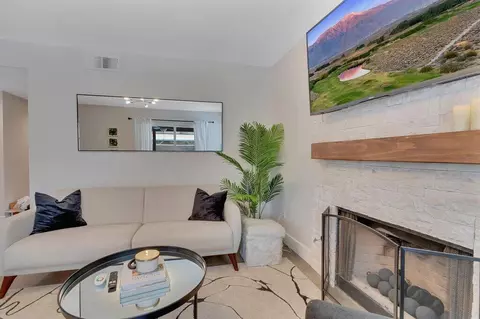 Living - 46352 Willow Ln, Indio, CA 92201 photo 8 of 12