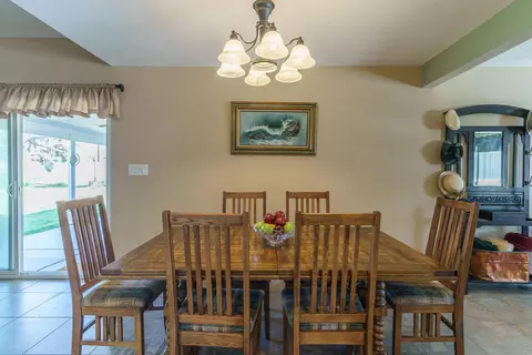 Dining - 7409 Dumosa Ave, Yucca Valley, CA 92284 photo 1 of 1