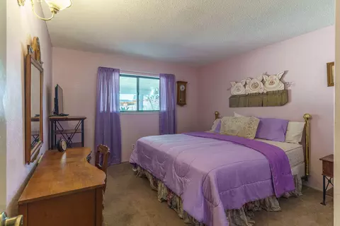 Bedroom - 7409 Dumosa Ave, Yucca Valley, CA 92284 photo 6 of 9