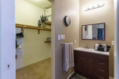 Bath - 7409 Dumosa Ave, Yucca Valley, CA 92284 photo 2 of 4