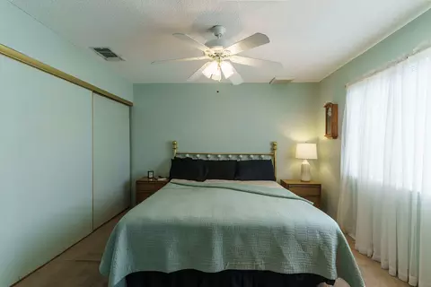 Bedroom - 7409 Dumosa Ave, Yucca Valley, CA 92284 photo 9 of 9