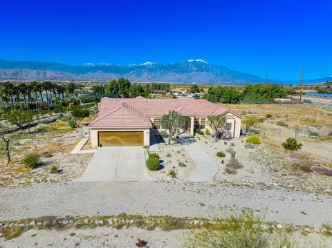 32023 Shadow Mountain Ln, Thousand Palms, CA 92276 photo 2
