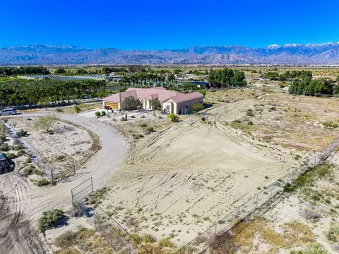 32023 Shadow Mountain Ln, Thousand Palms, CA 92276 photo 12