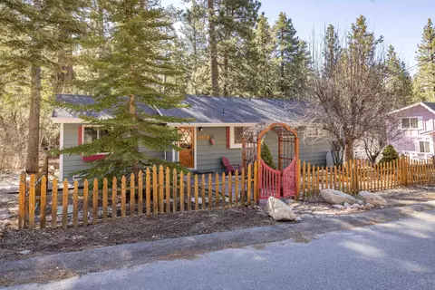 1209 Canyon Rd, Fawnskin, CA 92333