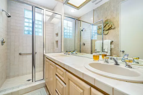 Bath - 281 Eagle Dance Cir, Palm Desert, CA 92211 photo 6 of 6