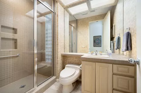 Bath - 281 Eagle Dance Cir, Palm Desert, CA 92211 photo 4 of 6