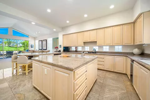 Kitchen - 281 Eagle Dance Cir, Palm Desert, CA 92211 photo 3 of 3