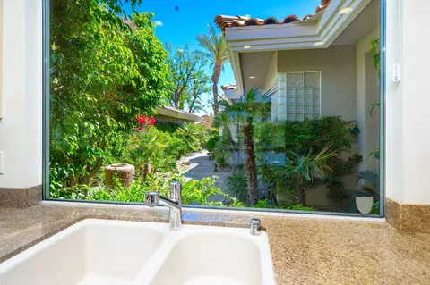 Bath - 281 Eagle Dance Cir, Palm Desert, CA 92211 photo 1 of 6