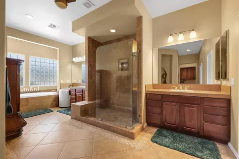 Bath - 49381 Colorado St, Indio, CA 92201 photo 2 of 5