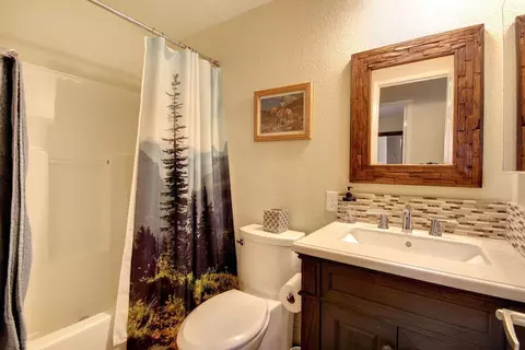 Bath - 42657 Cedar Ave, Big Bear Lake, CA 92315 photo 2 of 2