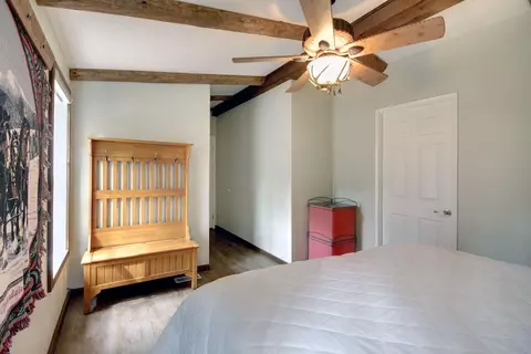 Bedroom - 42657 Cedar Ave, Big Bear Lake, CA 92315 photo 2 of 5