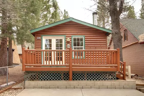 Exterior - 42657 Cedar Ave, Big Bear Lake, CA 92315 photo 3 of 8