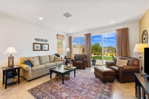 Living - 1652 Stellar Peak, Beaumont, CA 92223 photo 2 of 4