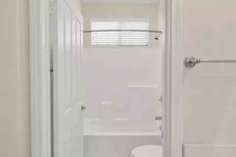 Bath - 83866 Wolf Creek Rd, Indio, CA 92203 photo 4 of 5