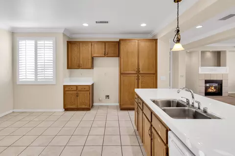 Kitchen - 83866 Wolf Creek Rd, Indio, CA 92203 photo 4 of 5