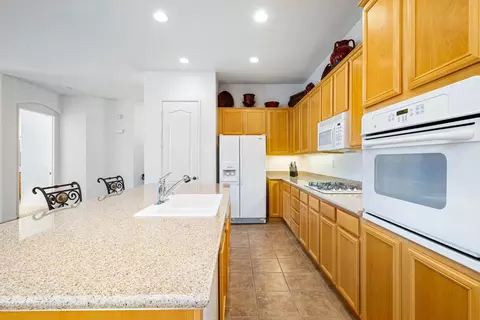 Kitchen - 82767 Burnette Dr, Indio, CA 92201 photo 5 of 7