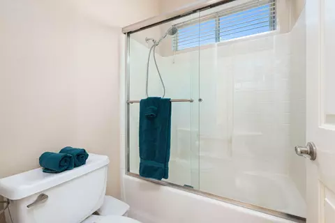 Bath - 58 Sutton Pl E, Palm Desert, CA 92211 photo 6 of 6