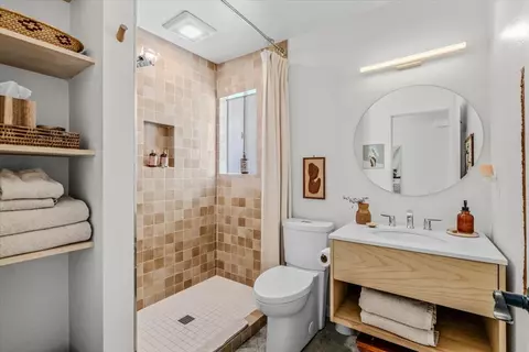 Bath - 73149 Haystack Rd, Palm Desert, CA 92260 photo 3 of 3