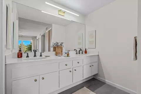 Bath - 73149 Haystack Rd, Palm Desert, CA 92260 photo 1 of 3