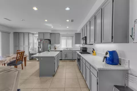 Kitchen - 82626 Mandrone Dr, Indio, CA 92203 photo 4 of 4