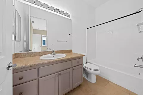 Bath - 49786 Lewis Rd, Indio, CA 92201 photo 3 of 4