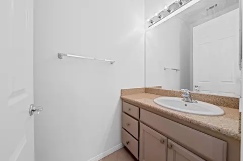 Bath - 49786 Lewis Rd, Indio, CA 92201 photo 4 of 4