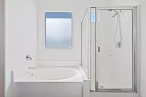 Bath - 49786 Lewis Rd, Indio, CA 92201 photo 2 of 4