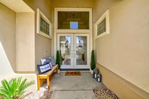 78574 Waterfall Dr, Palm Desert, CA 92211