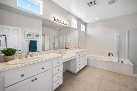 Bath - 45165 Shaugnessy Dr, Indio, CA 92201 photo 5 of 7
