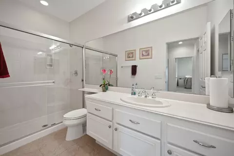 Bath - 45165 Shaugnessy Dr, Indio, CA 92201 photo 3 of 7