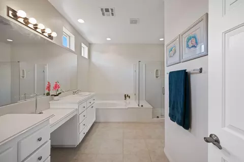 Bath - 45165 Shaugnessy Dr, Indio, CA 92201 photo 4 of 7