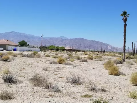 2886 Treadwell Blvd, Thermal, CA 92274