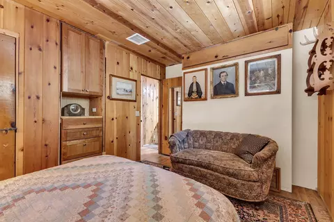 Bedroom - 54564 S Circle Dr, Idyllwild, CA 92549 photo 3 of 5