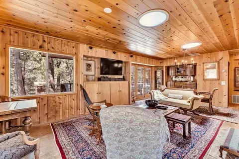 Living - 54564 S Circle Dr, Idyllwild, CA 92549 photo 5 of 5