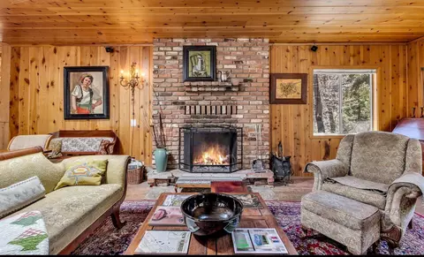 Living - 54564 S Circle Dr, Idyllwild, CA 92549 photo 2 of 5
