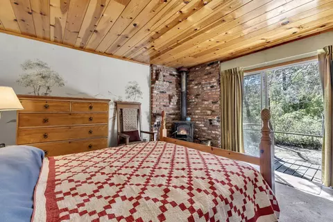 Bedroom - 54564 S Circle Dr, Idyllwild, CA 92549 photo 4 of 5