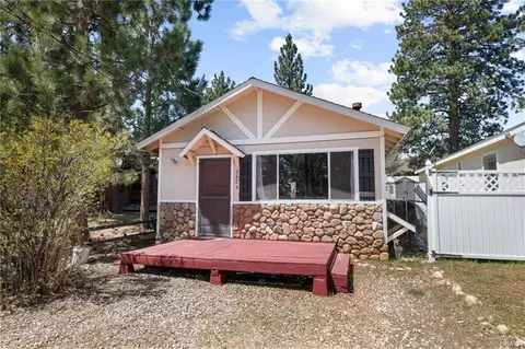 542 Pine Ave, Sugarloaf, CA 92386