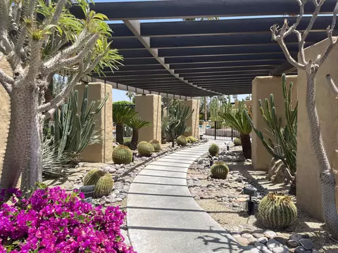 4731 N Winners Cir, Palm Springs, CA 92264