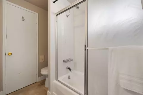 Bath - 56367 Scandia Ln, Yucca Valley, CA 92284 photo 1 of 3