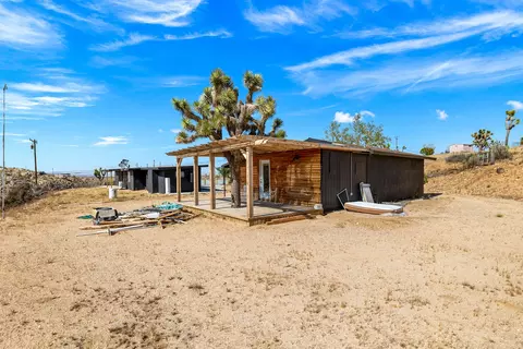 Exterior - 56367 Scandia Ln, Yucca Valley, CA 92284 photo 10 of 13