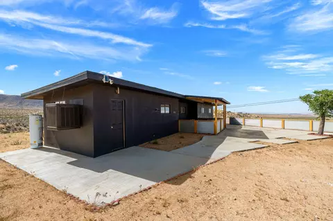 Exterior - 56367 Scandia Ln, Yucca Valley, CA 92284 photo 9 of 13
