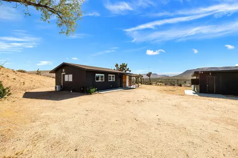 Exterior - 56367 Scandia Ln, Yucca Valley, CA 92284 photo 6 of 13