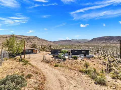 Exterior - 56367 Scandia Ln, Yucca Valley, CA 92284 photo 3 of 13