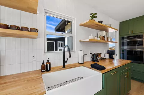 Kitchen - 64946 E Broadway, Joshua Tree, CA 92252 photo 4 of 6